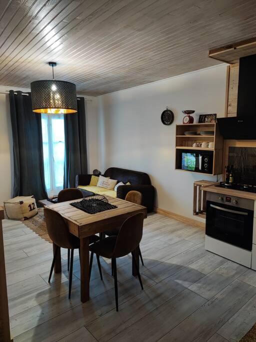 Appartement Chez Marie Et Aymeric Bages  Bagian luar foto