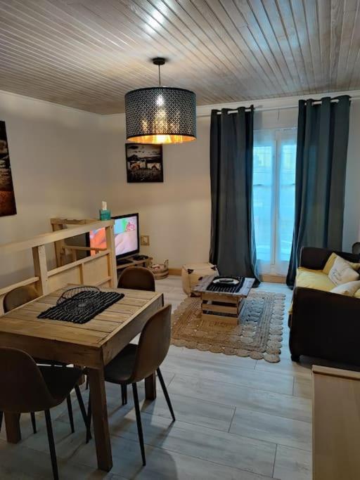 Appartement Chez Marie Et Aymeric Bages  Bagian luar foto